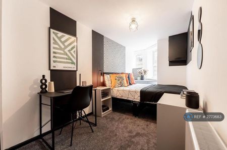 6 bedroom semi-detached house to rent - Photo 3