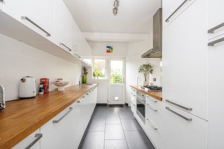 The Chase, Bromley, Kent, BR1 - Photo 4