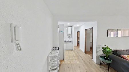 Piso de alquiler en Universidad - Photo 2