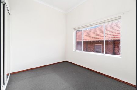 2/19 Tressider Avenue, Haberfield NSW 2045 - House For Rent | Domain - Photo 4