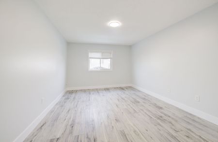 For Lease - 68 Foxglove Crescent, Waterloo, Ontario - Photo 2