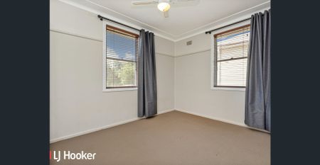 Charming & Comfortable 2-Bedroom Home! - Photo 3