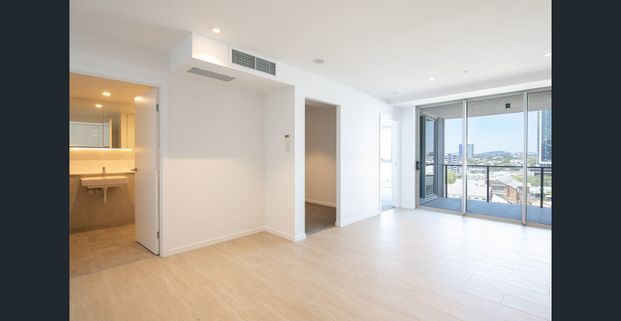 Furnished 1 bedroom -$640 per week - Photo 1