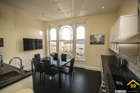 1 bed Penthouse in Commercial Street , Camborne, TR14 8JY - Photo 5