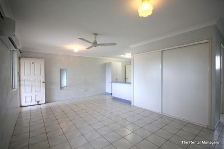 Charming 2 Bedroom Unit in Quiet Rasmussen - Photo 2