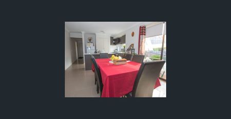 MAGNIFICANT MEWS - Photo 2