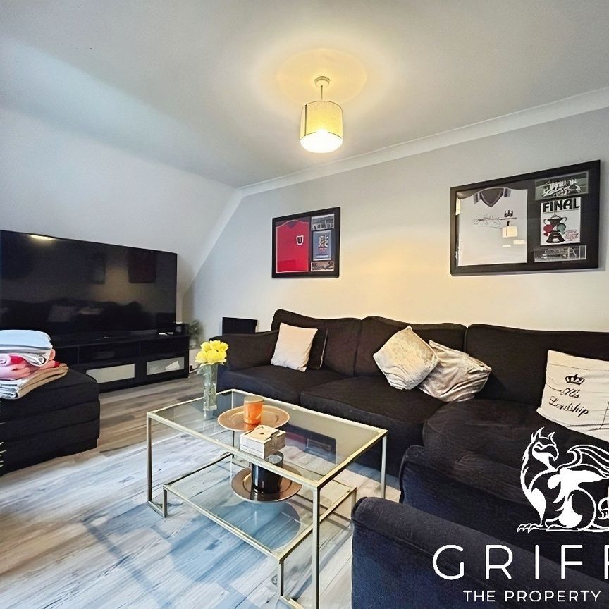 Woodstock Crescent, Laindon, Basildon, SS15 - Photo 1