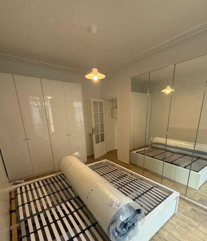 Appartement meublé neuf de 59 m2 rénové en entier - 1 chambre avec double séjour - Photo 2