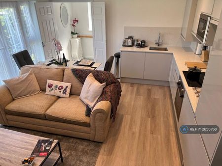 2 bedroom flat to rent - Photo 3