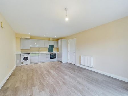 2 bedroom flat to rent - Photo 4