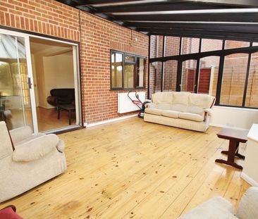 Winton, Bournemouth - Photo 2