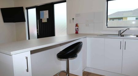 Sleek & Stylish One-Bedroom Living – Modern, Fresh, and Ready for You - Photo 4