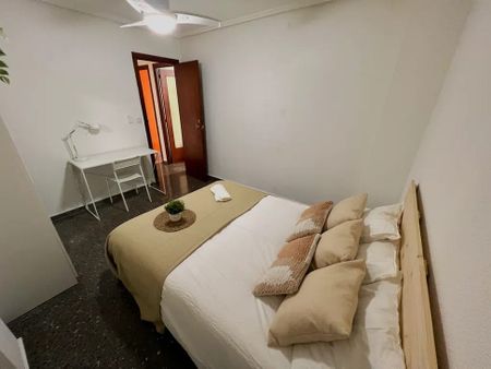 Carrer de lEsperança, Valencia, Valencian Community 46035 - Photo 4