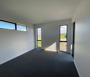 3 Bedroom Home in Ravenswood - 6 Months Rental - Photo 3