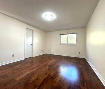 For Lease - 161 Carolbreen Square, Toronto, Ontario - Photo 5