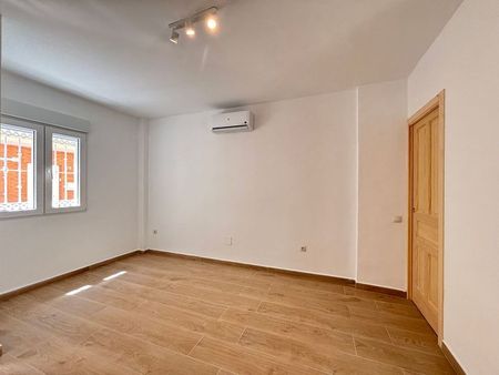 Alquiler de piso en Calle Jábega, 73 - Photo 3