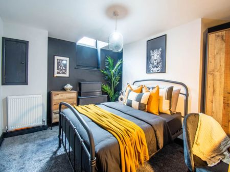 Cross Henley Road (Room 1), Bramley, Leeds - Photo 4