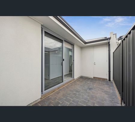 27 Stallion Street, Munno Para West, SA 5115 - Photo 2