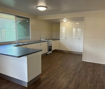 RE-LISTED Crawford 2 bedroom + Study home on large block of land - Photo 4