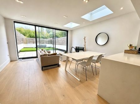3 Bed Flat, Earlsfield Road, SW18 - Photo 4