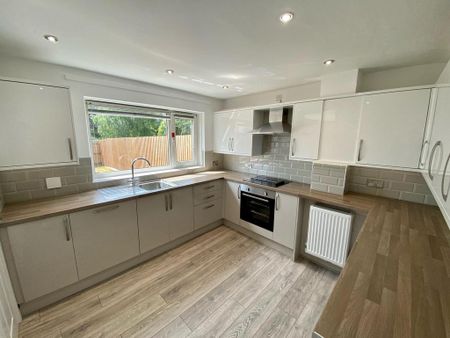 2 bedroom terraced house to rent - Photo 5