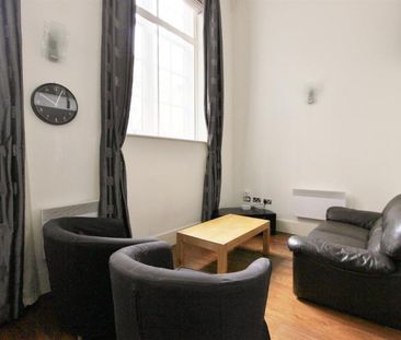 2 bedroom Flat To Let - Photo 2