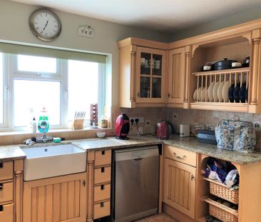 3 bedroom semi-detached house to rent - Photo 2