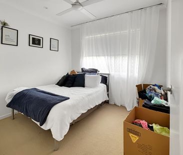 Spacious Family Home in Palmview - Photo 2