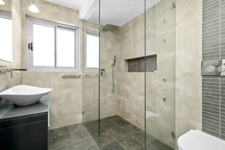 Coastal Elegance in a Coveted Coogee and Gordon's Bay Pocket - Photo 2