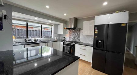 Conifer Grove Gem-Live Near the Sea - Photo 2