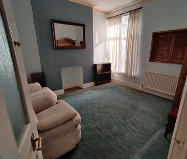 Room in a Shared House, Taylor's Road, M32 - Photo 1