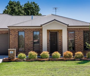 Modern Two Bedroom Townhouse - Photo 5