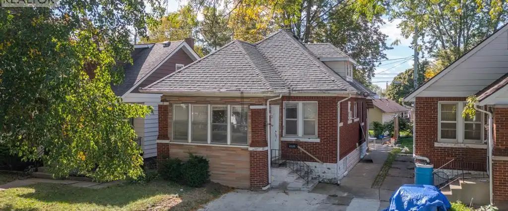 2137 YORK STREET — 2 Bedroom - Photo 1