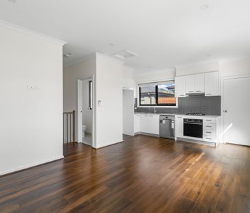 Modern Comfort Meets Architectural Style in Fawkner - Photo 4