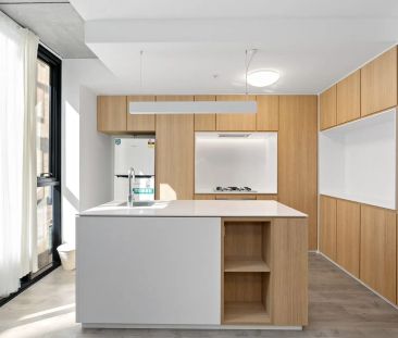 EXECUTIVE UNFURNISHED 2 BEDROOM APARTMENT LIVING STYLE IN ADELAIDE CBD - Photo 1