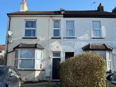 3 bedroom flat to rent - Photo 3