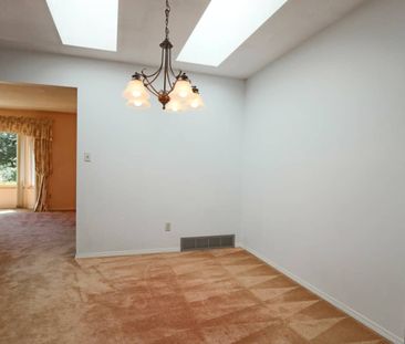 15367 85 Avenue, Surrey - Photo 2