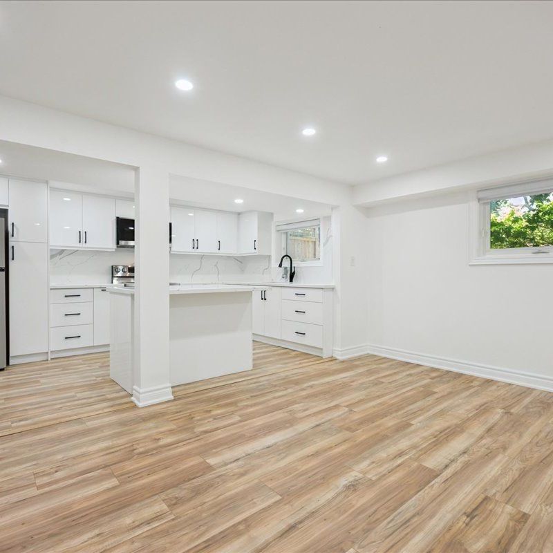 For Lease - 379 Bryant Crescent, Burlington, Ontario - Photo 1