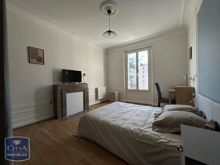 Location Appartement 5 pièces 96m² ST ETIENNE 42000 - Photo 2