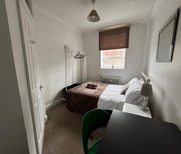 2 Bed Flat, Atlantic Mansions, SO14 - Photo 2