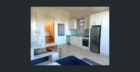 Spacious STUDIO - parkland and district views! - Photo 4