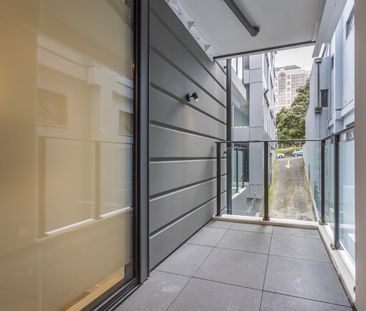 Modern Apartment - Photo 5