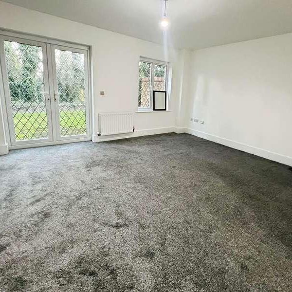 Reeceton Gardens, Heaton, Bolton, BL1 - Photo 1