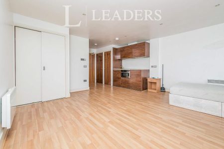 Studio to rent - Photo 2