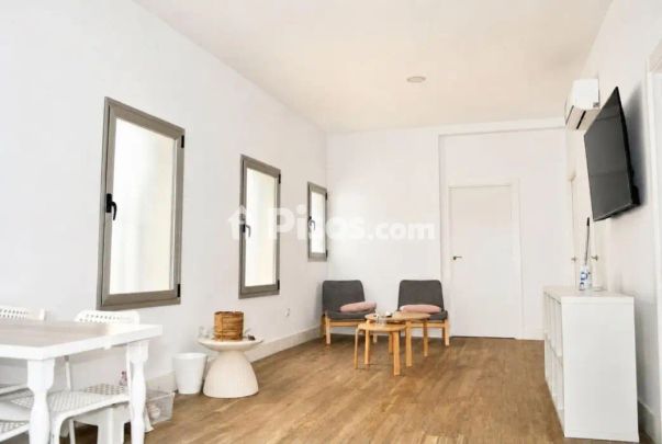 Apartamento en alquiler en Zona de Cánovas - Photo 1