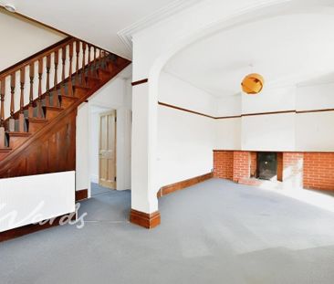 4 bedroom semi-detached house to rent - Photo 2