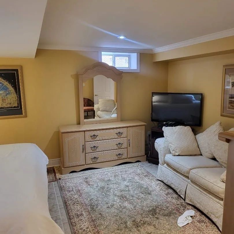 Detached Home For Lease | W9254096 - Photo 1