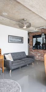 Fully furnished top floor renovated Gastown condo with deck for rent - Photo 4