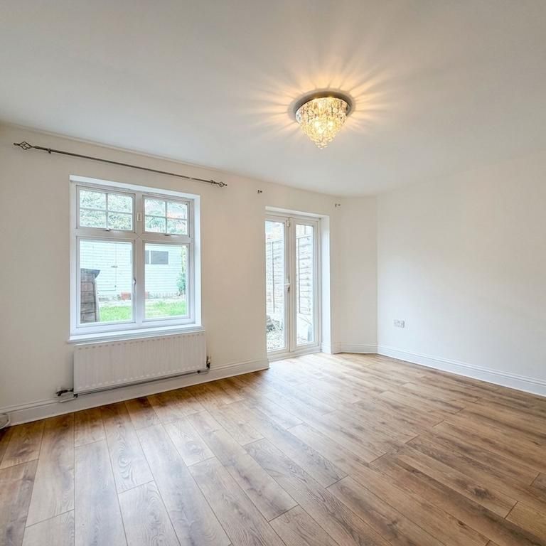 2 bedroom terraced house to rent - Photo 1