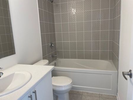 For Lease - 10 Hillcroft Way, Kawartha Lakes, Ontario - Photo 5